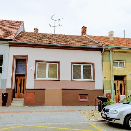 Cechovka Appartement Břeclav Buitenkant foto