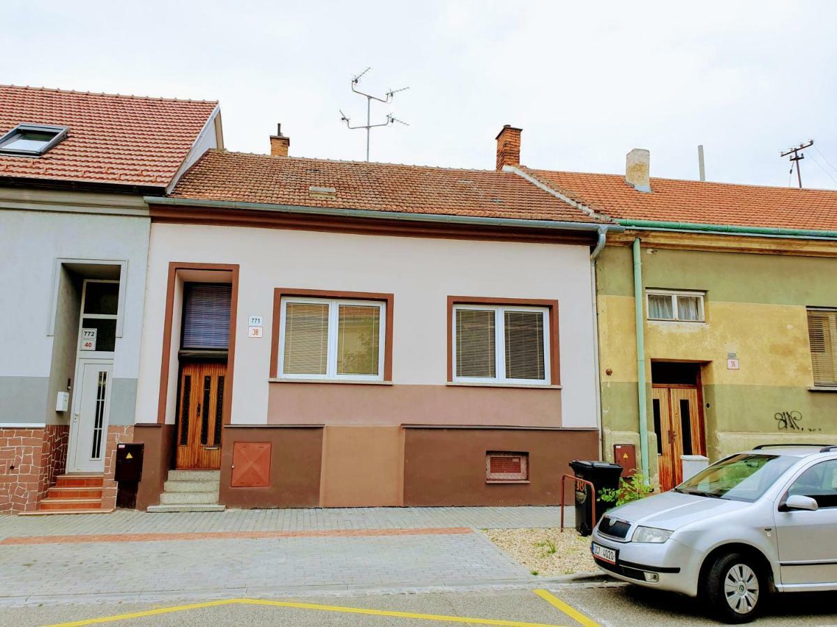 Cechovka Appartement Břeclav Buitenkant foto